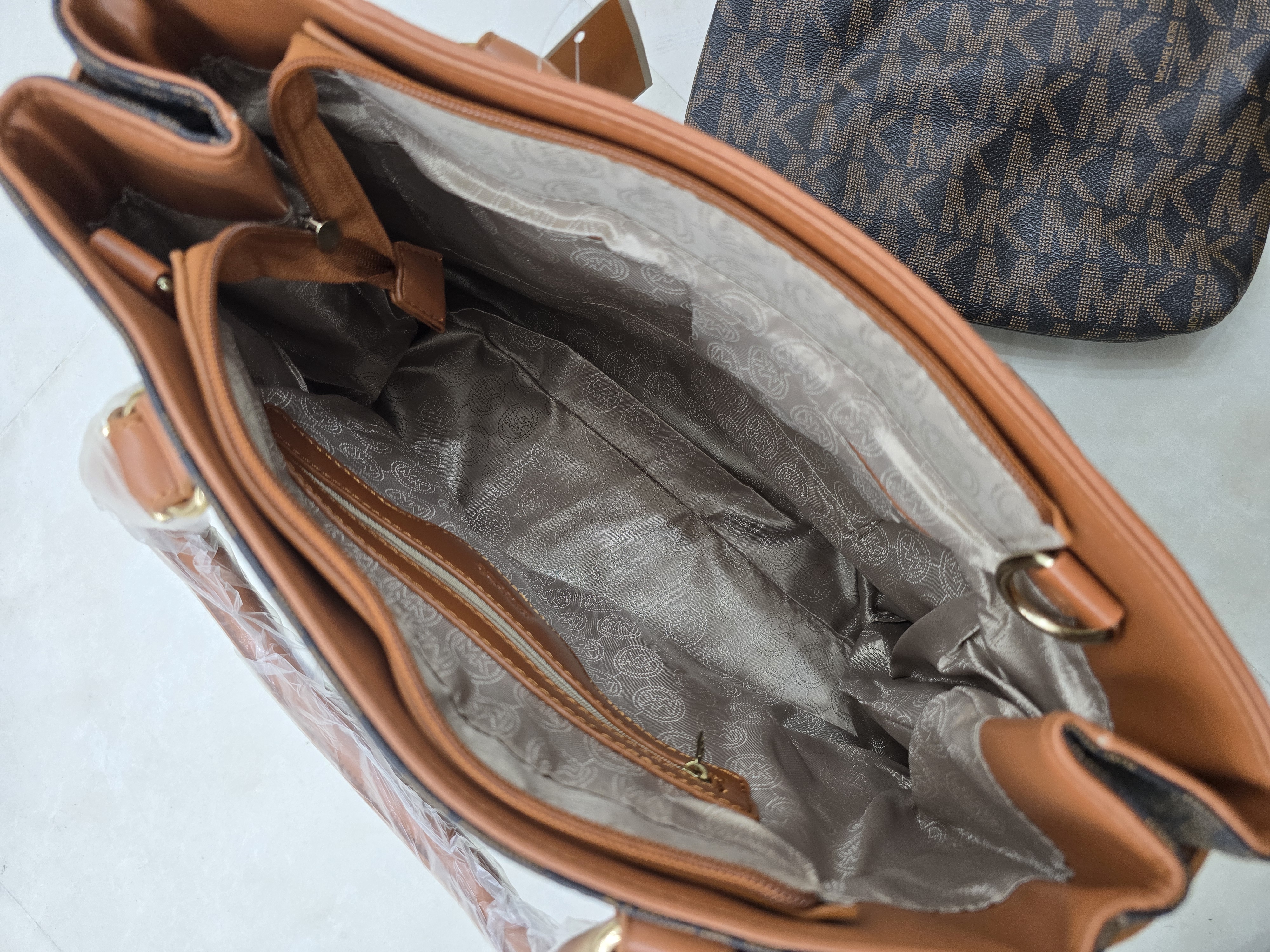 کیف دوتیکه زنانه برند Michael Kors کد 241901